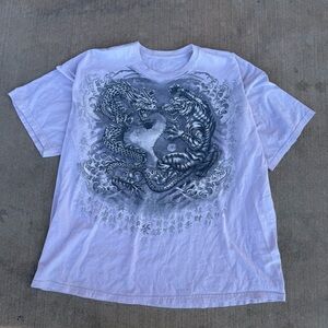White Graphic T-Shirt with Dragon and Tiger Design : Ying Yang size XL